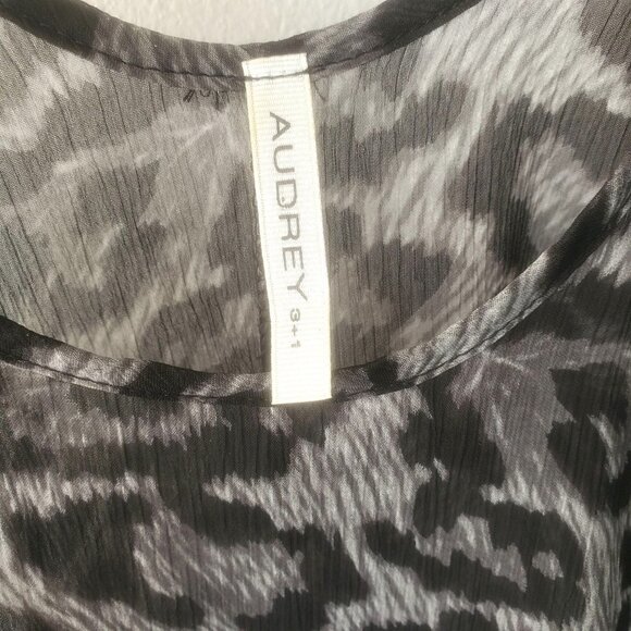 Audrey 3+1 Flowing Tank Top Gray Black Animal Print Polyester Womens Size Small - Picture 4 of 5